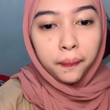 Aca Cewek Berjilbab Berani Ngelive Ngentot