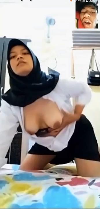 Dina Hijab Vcs Ngangkang Buka Baju