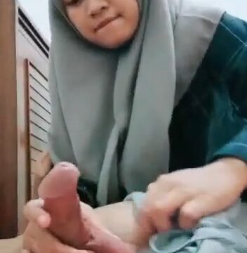 Hijab Suka Kulum Kontol Sampai Keluar Peju