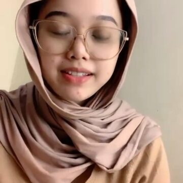 Ica Hijab Cantik Buka Baju Omek Telanjang