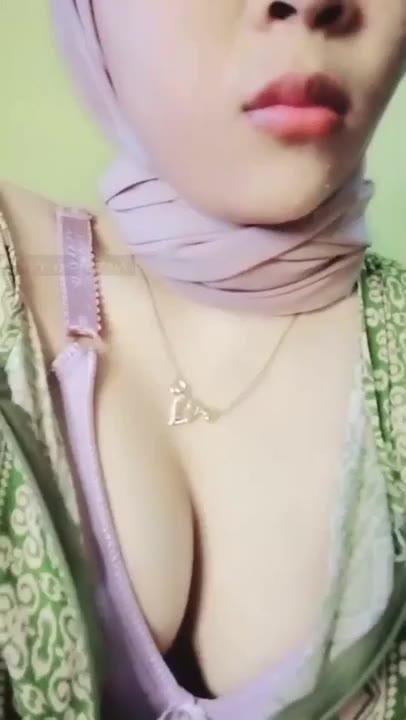 Jilbab Indo Buka Bh Bikin Ngaceng