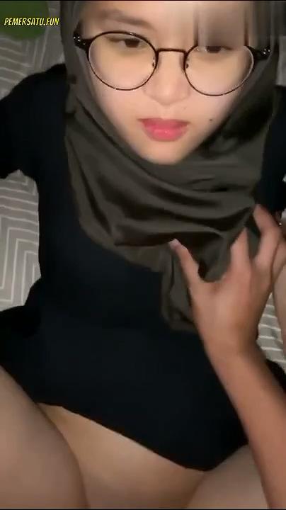 Jilbaber Pondok Lepas Perawan Demi Gadget