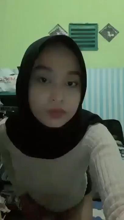 Mahasiswi Hijab Live Bugil Hot