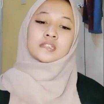 Maudy Jilbab Cantik Kuliahan Live Buka-Bukaan