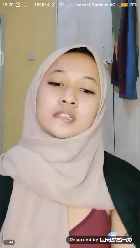Maudy Jilbab Cantik Kuliahan Live Buka-Bukaan