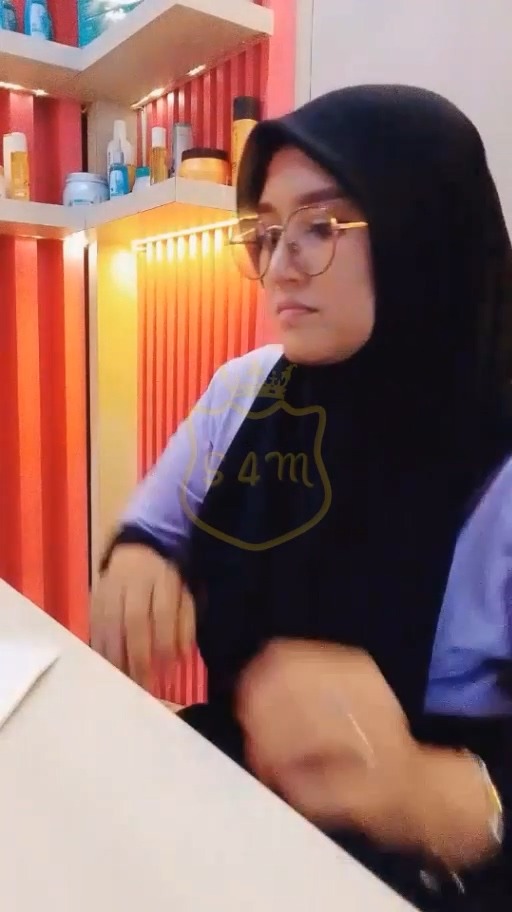 Mbak Tika Hijab Pamer Meki Di Kantor