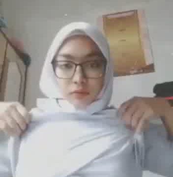 Skandal Jilbab Putih