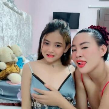 Tante Kina Dan Keponakan Cantik Show