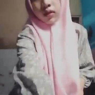 Yani Gadis Jilbab Cantik Colmek Sampe Basah
