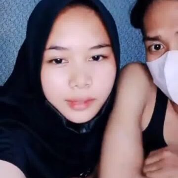 Live Pasutri Jilbab Hitam Ngewe Enak Sayang